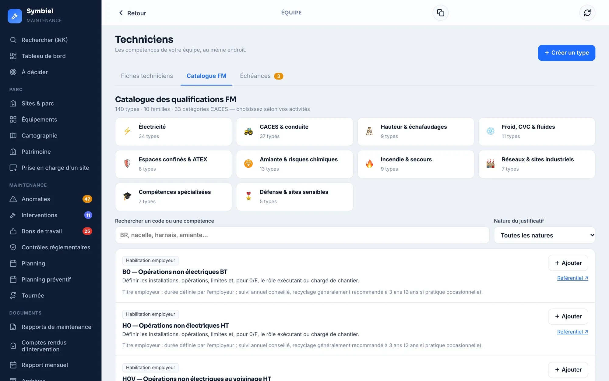Catalogue des qualifications FM : 140 types en 10 familles — électricité, CACES et conduite, hauteur, froid et CVC, ATEX, amiante, incendie et secours… — avec la nature du justificatif et le lien vers le référentiel.